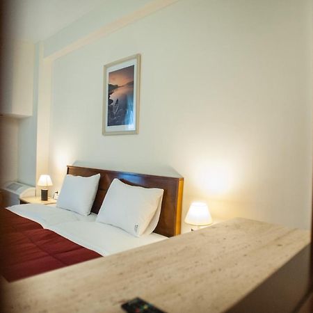 Hotel Aigli Peraía エクステリア 写真